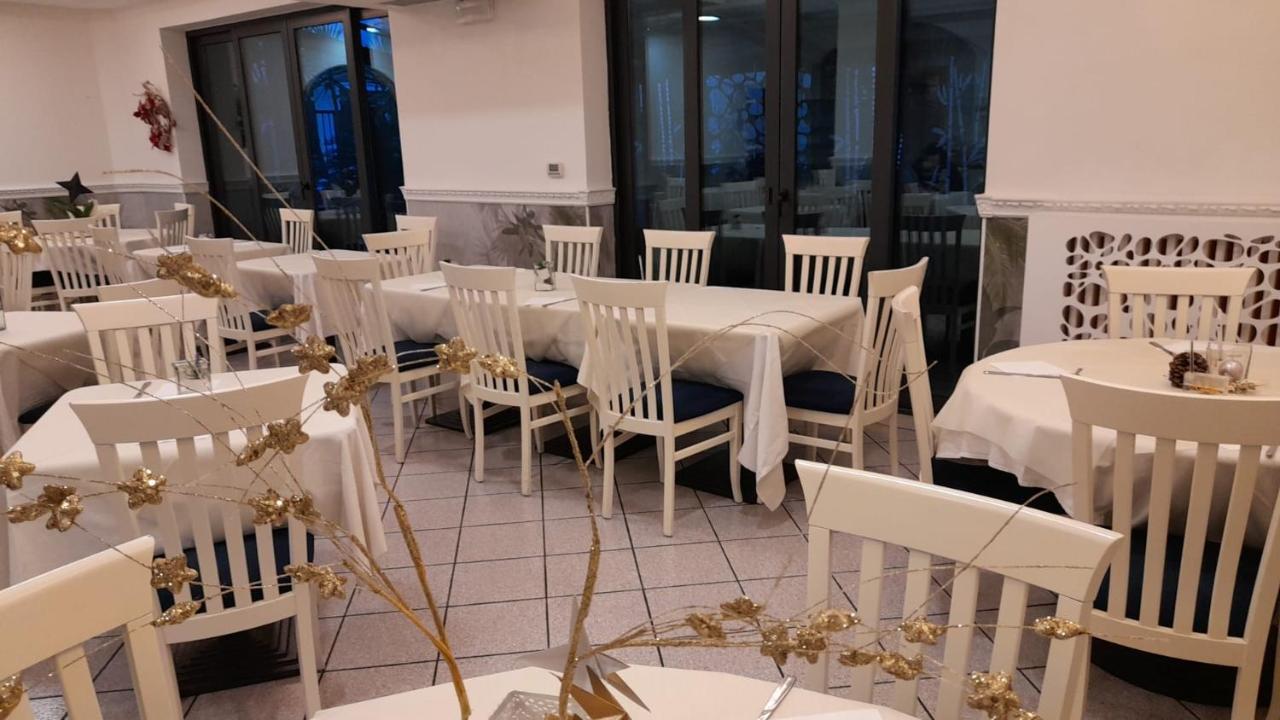 Hotel Okinawa Ρίμινι Εξωτερικό φωτογραφία