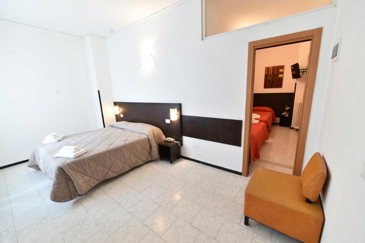 Hotel Okinawa Ρίμινι Εξωτερικό φωτογραφία