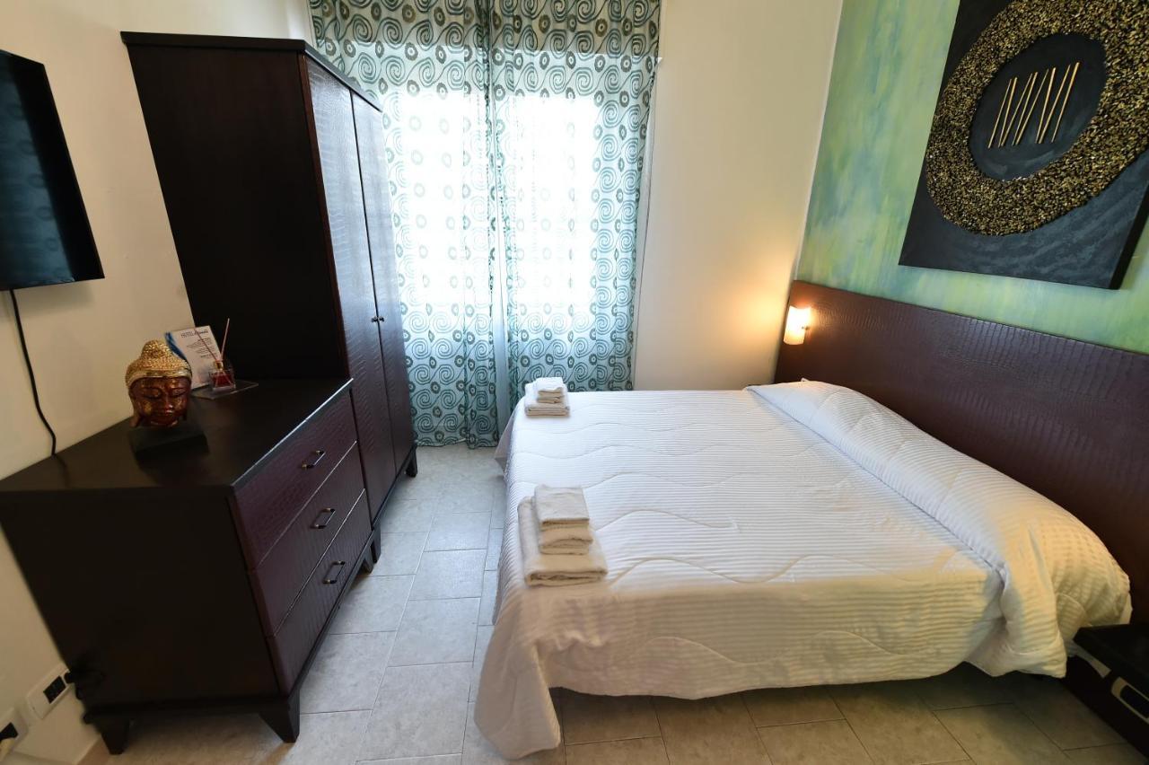 Hotel Okinawa Ρίμινι Εξωτερικό φωτογραφία