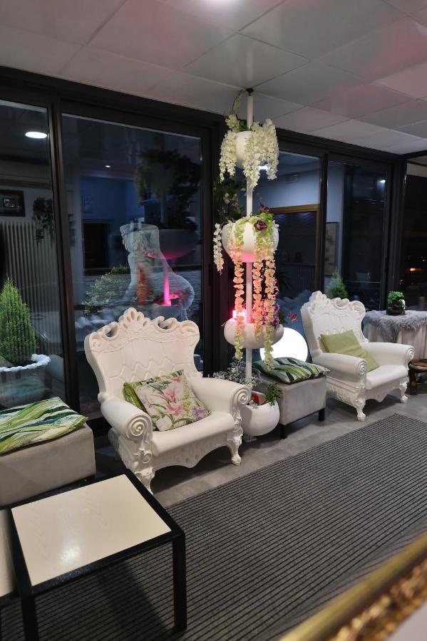 Hotel Okinawa Ρίμινι Εξωτερικό φωτογραφία