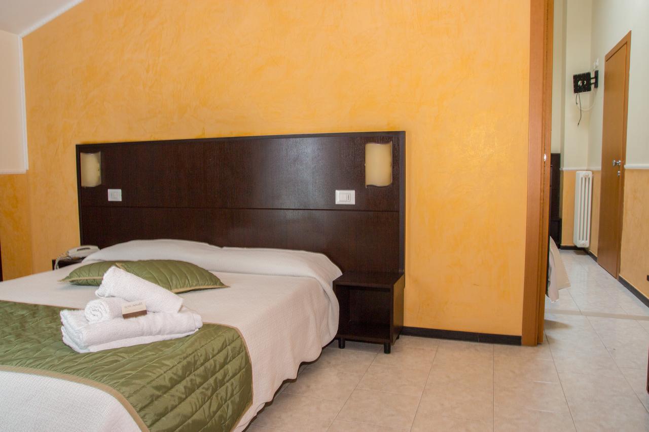 Hotel Okinawa Ρίμινι Εξωτερικό φωτογραφία